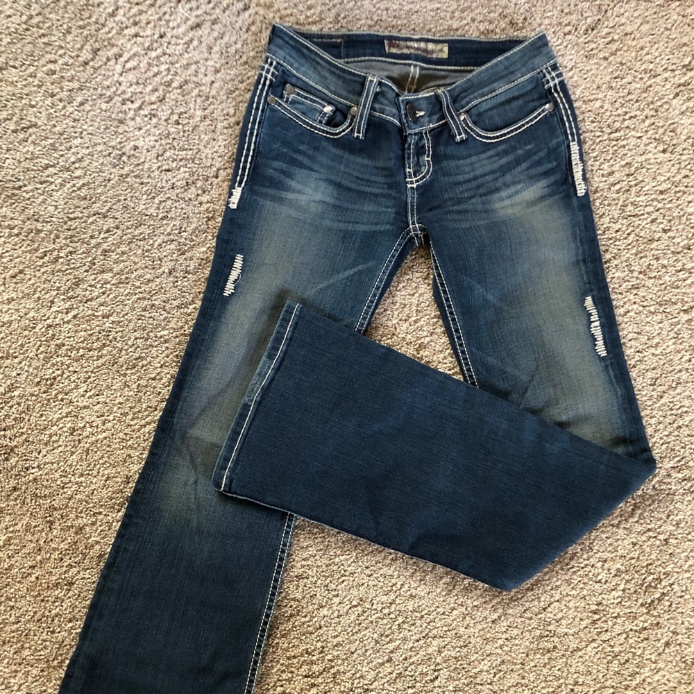 BKE jeans. Size 24 beautiful dark blue wash. Low waist